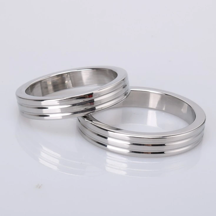 Cockring Plat Avec Rainures En Acier Inoxydable - 10 Mm De Largeur 3 Cockring Plat Avec Rainures En Acier Inoxydable - 10 Mm De Largeur – Image 3