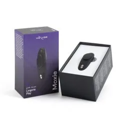 Stimulateur Clitoridien Connecté 'Moxie Black Satin' - We-Vibe -Sextoys boutique stimulateur clitoridien connecte moxie black satin we vibe 5